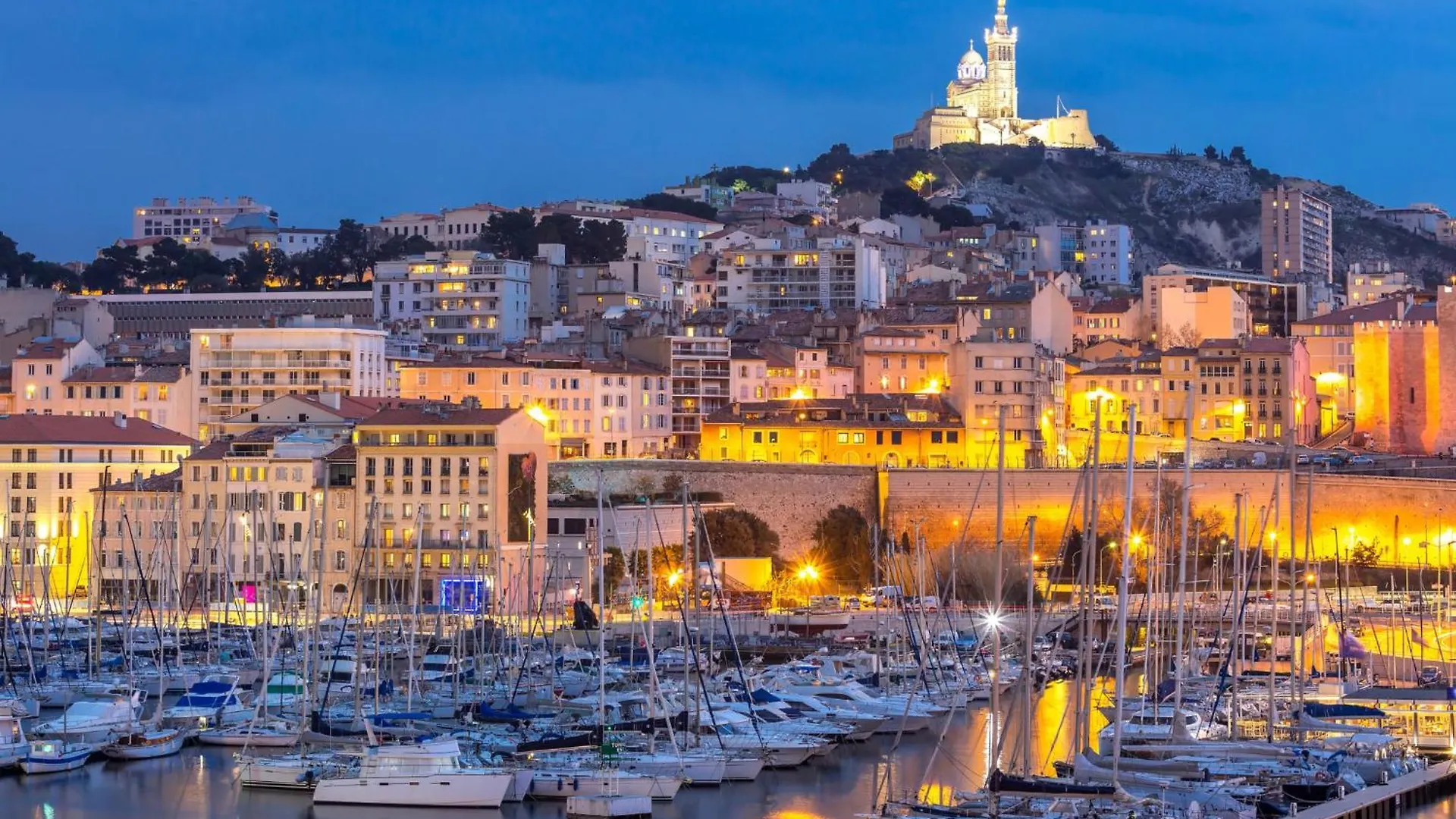 Honore - Rooftop Avec Vue - Appartement T3 Atypique Centre Ville Vieux Port Proche Opera Marseille 0*,  France